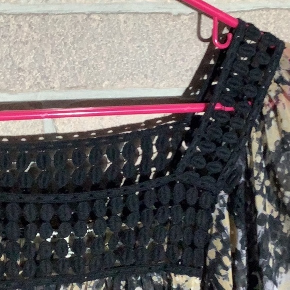 Black Rainn - Sz S - poncho style Tank top - crochet holes trim on top wavy hem - Picture 2 of 7